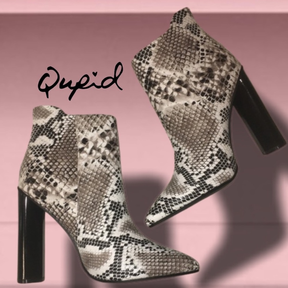 Qupid Parma Stone Black Snake Print High Heel Boot Sz 6.5
